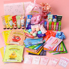 HHXI party table with spa kit items arranged creating an inviting pamper setup