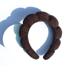HitModa headband in use during face washing to keep hair back