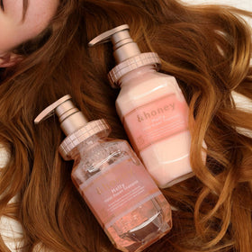 &honey close-up of honey, argan oil and keratin highlighting natural hydration