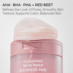 House of Hur pad wiping skin to lift impurities, demonstrating pore-clearing action