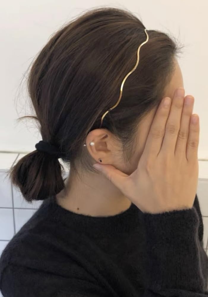 Huachi front packaging showing the gold and silver headbands and easy styling