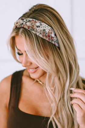Huachi headband worn with a beach outfit showing fashionable comfort