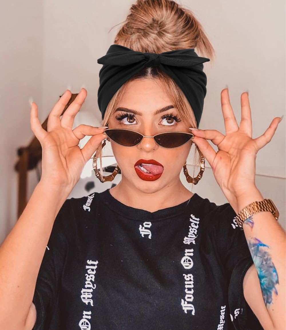 Huachi model wearing band with front bow showing secure, fashionable hold