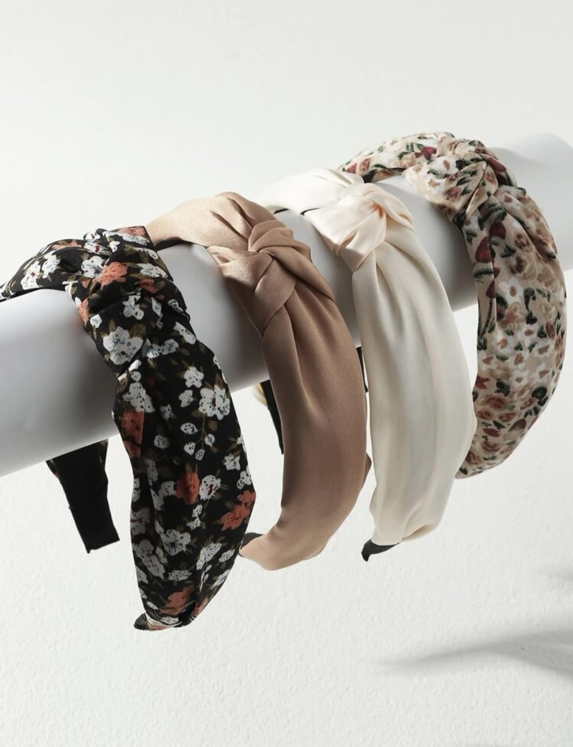 Huachi side profile of knotted headband showing twist detail and hold