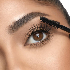 Huda Legit Lashes close-up wand texture highlighting fibers for length and volume