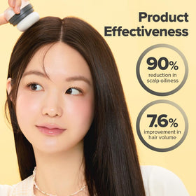 I DEW CARE applying powder to roots for instant mattifying effect