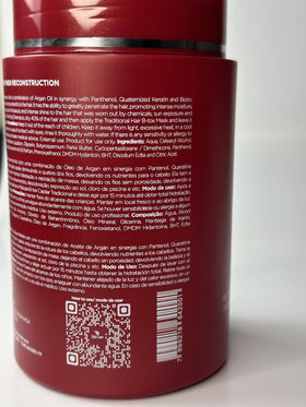 I Belli Capelli lifestyle photo of smooth hair to show manageability and gloss