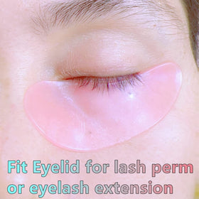 ICONSIAM patch in use separating lashes for precise treatment