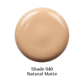 Il Makiage application on model showing even matte finish and camera-ready benefit