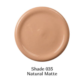 Il Makiage foundation applied on model with brush demonstrating seamless coverage benefit