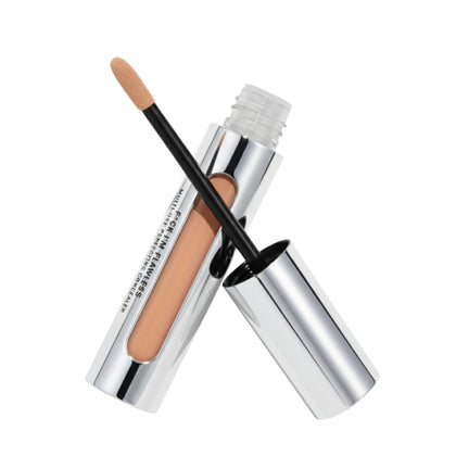 Il Makiage front packaging showing tube and shade for quick identification and portability