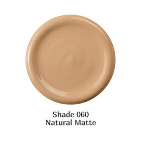 Il Makiage foundation applied on model in lifestyle setting showing even tone and long-wear benefit