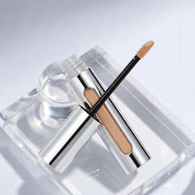 Il Makiage used by model in natural light showing seamless coverage and confident complexion