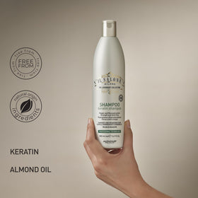 Il Salone Milano creamy lather texture demonstrating gentle cleansing and improved manageability