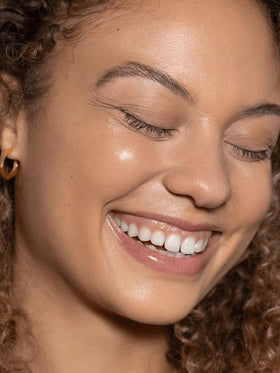 ILIA product being blended with sponge for natural coverage benefit