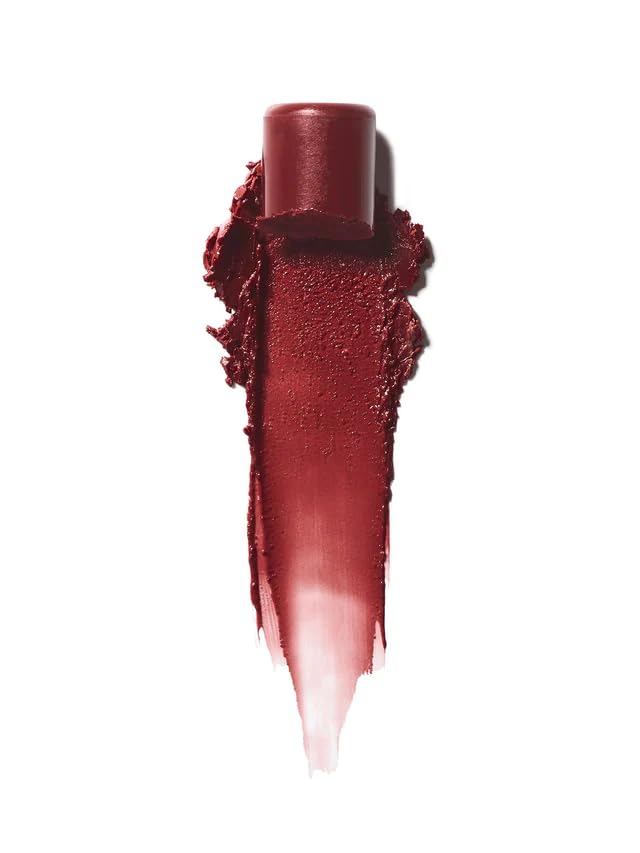 ILIA close-up of balmy texture highlighting creamy glide and moisturizing feel