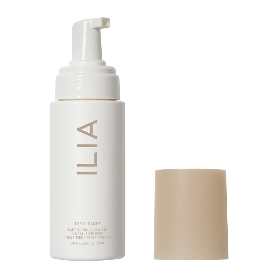 ILIA front packaging showing bottle and clear branding, highlights gentle cleansing benefit