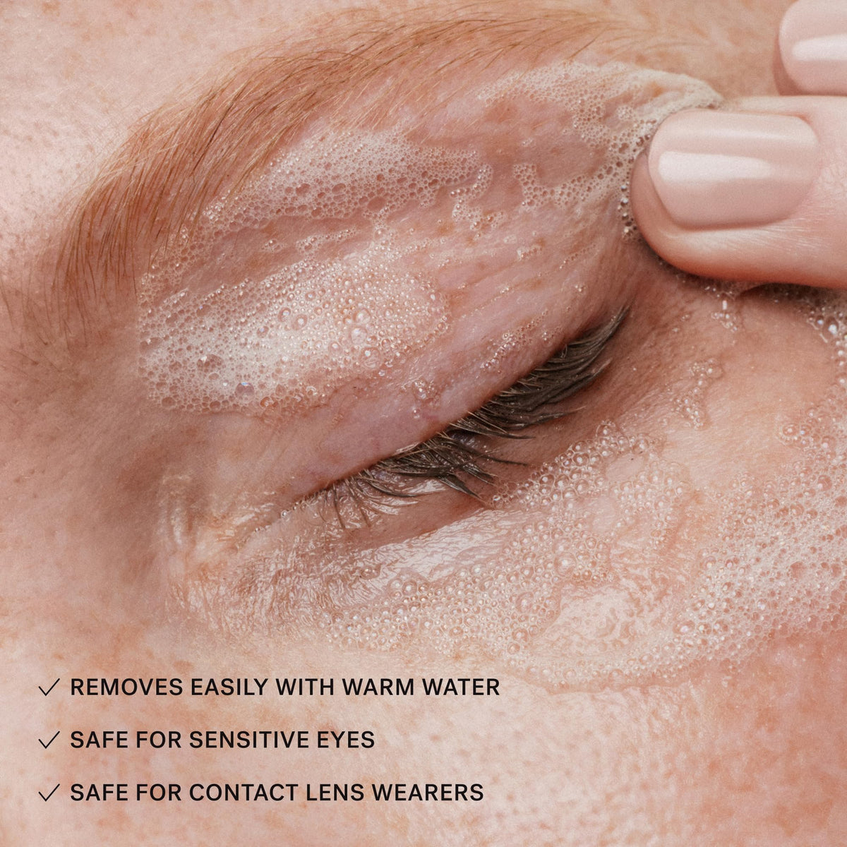 ILIA ingredients panel close-up showing arginine and biotin for lash conditioning