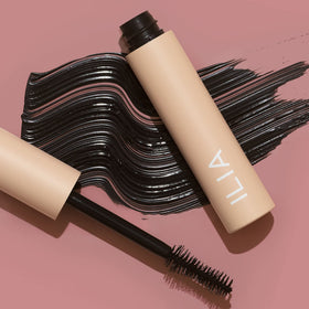 ILIA mascara applied on model in lifestyle setting for natural volume