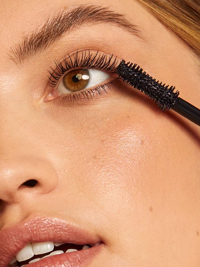 ILIA mascara texture swatch illustrating rich, buildable pigment for fuller lashes