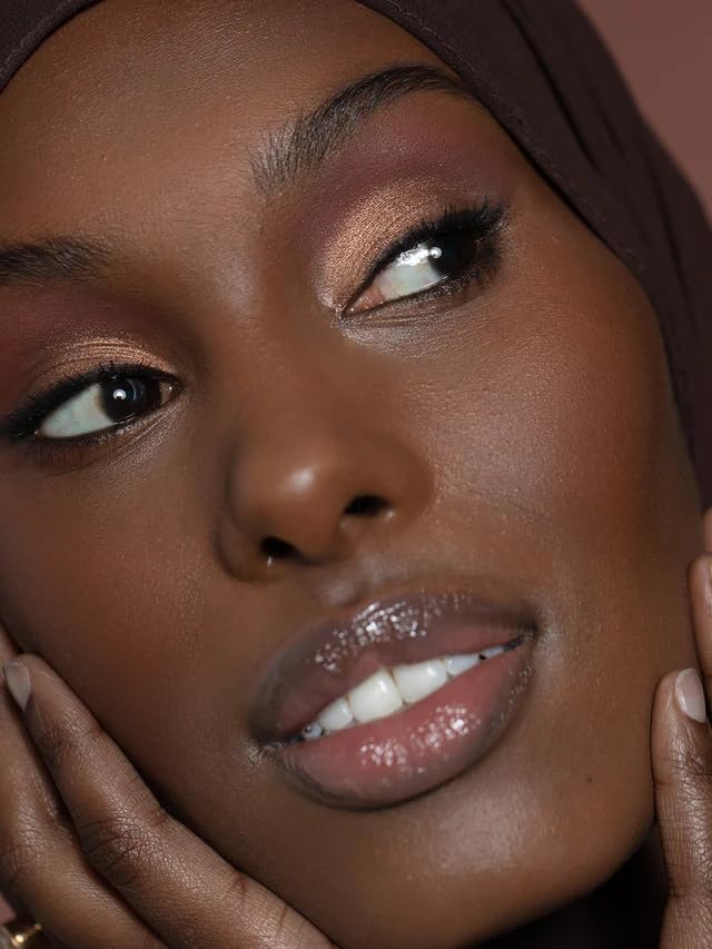ILIA close detail of Unite copper pearl lid delivering luminous shimmer