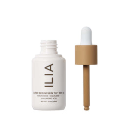 ILIA serum texture dispensed to show lightweight hydration benefit