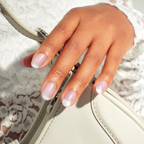 imPRESS close-up of nail surface texture and ColorFX reflections, high-shine visual benefit
