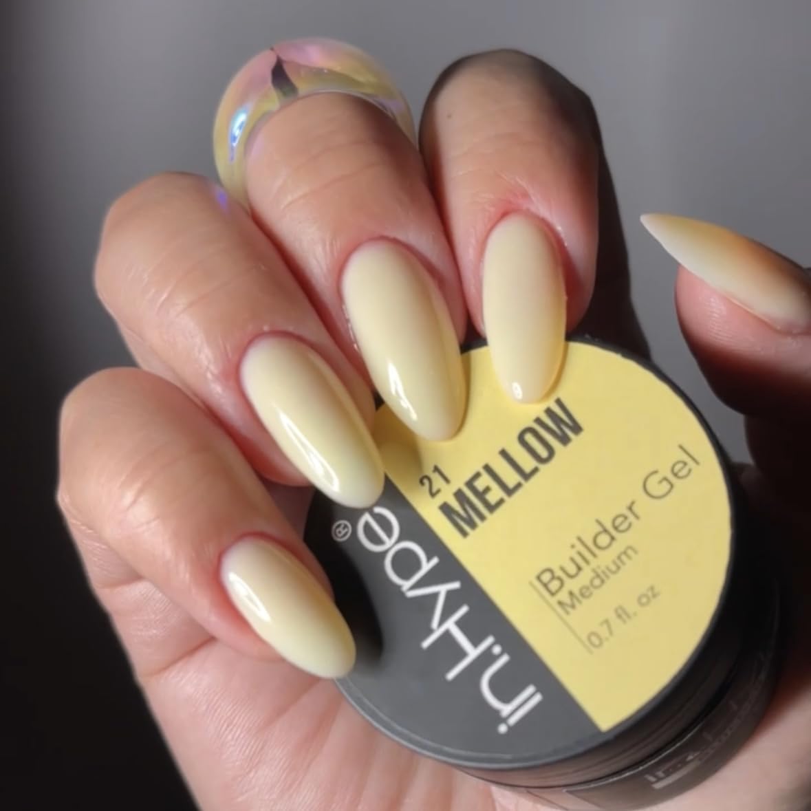 IN.HYPE texture close-up swipe demonstrating smooth self-leveling and workability benefits