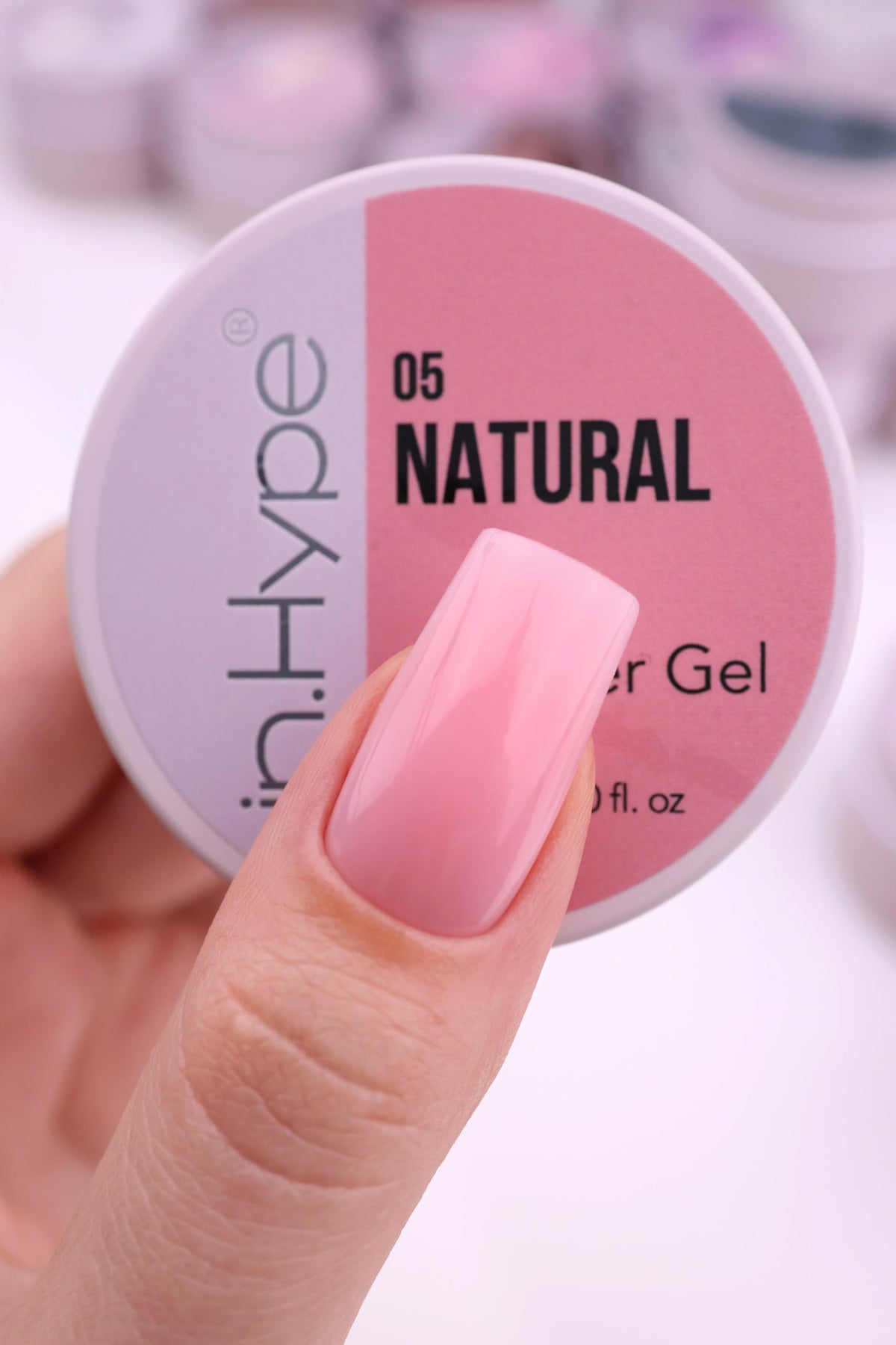 IN.HYPE gel on brush sculpting action demonstrating controlled application benefit