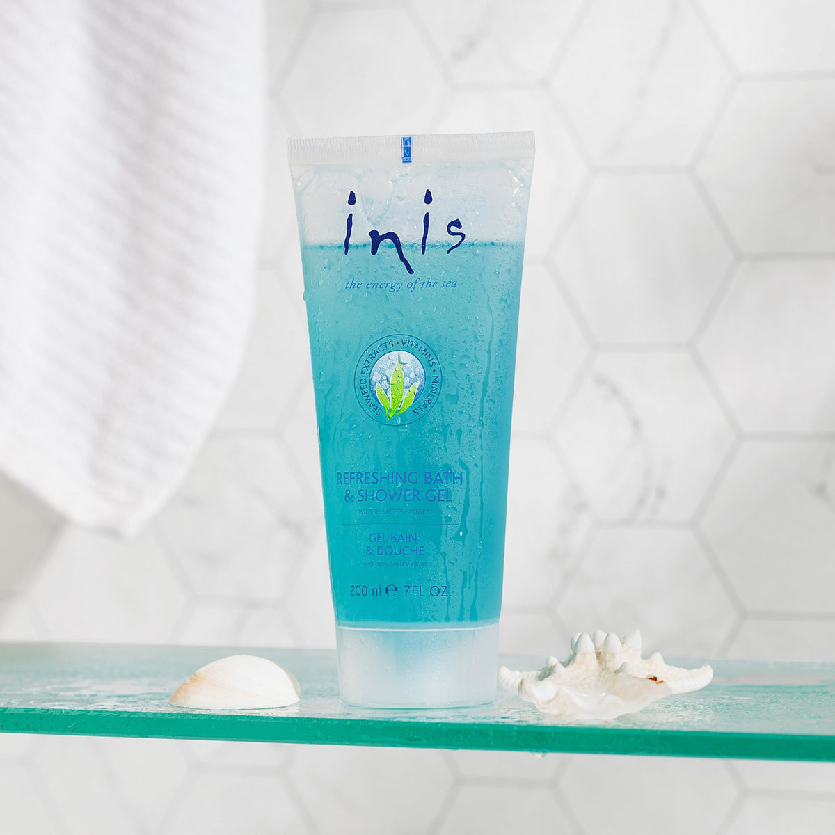 Inis label close-up showing ingredients and gentle formula benefits