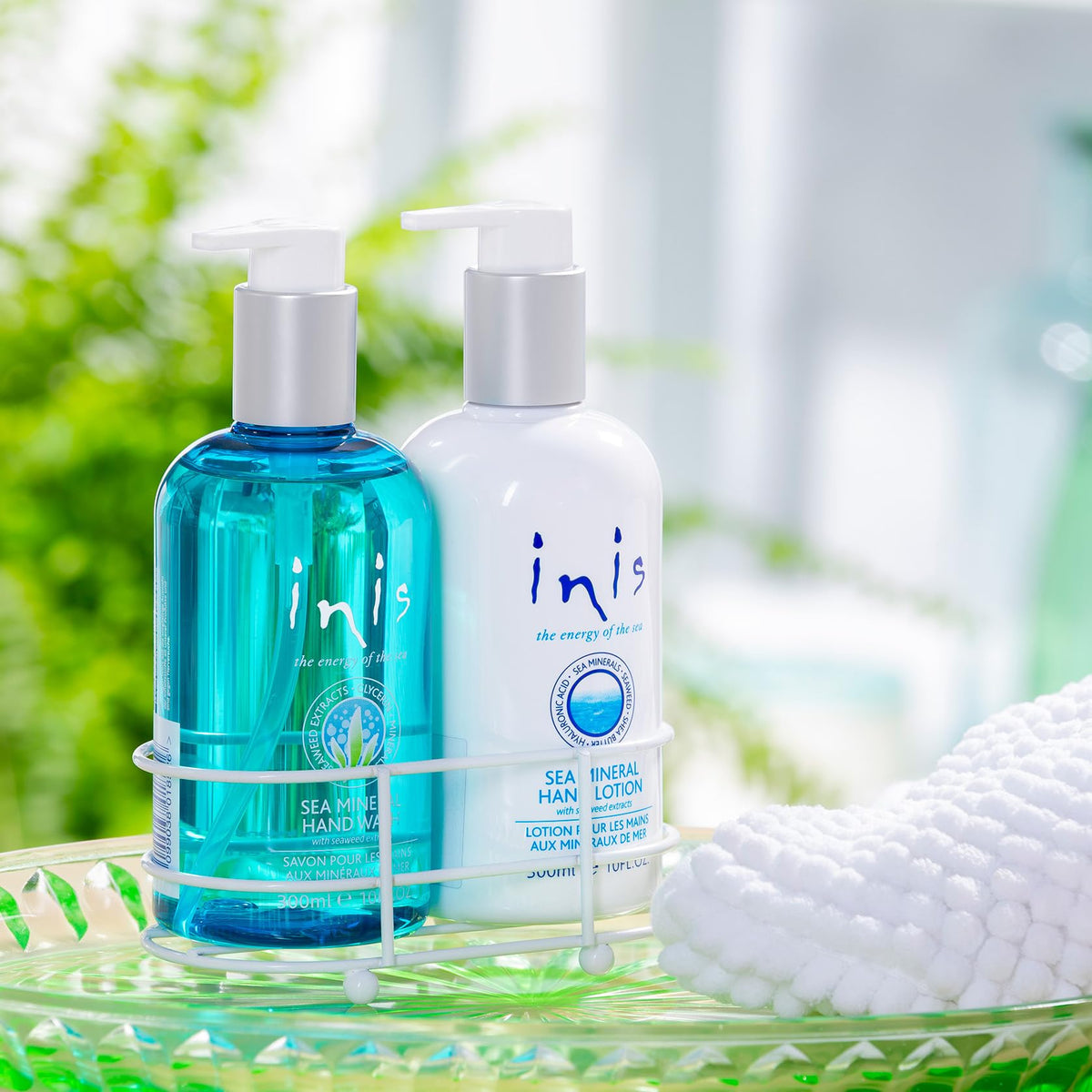 Inis hand wash close-up label with seaweed visuals and gentle cleansing benefit
