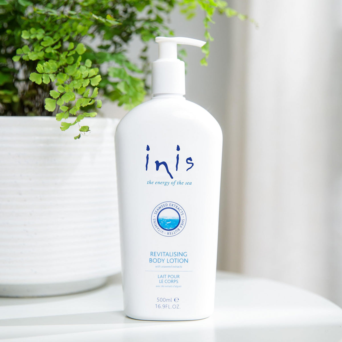 Inis pump closeup demonstrating easy dispensing and convenient daily use benefit