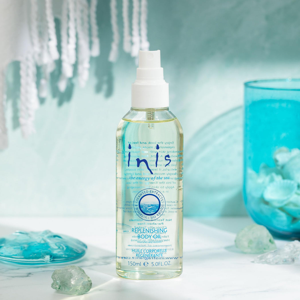 Inis spray nozzle releasing fine mist for quick application
