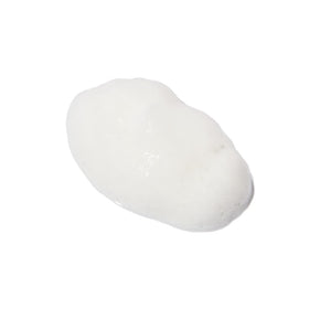 INNERSENSE foam-to-powder texture close-up demonstrating light application and oil absorption benefit