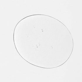 INNERSENSE close-up oil texture illustrating lightweight absorption and nourishment
