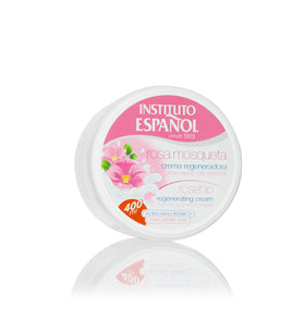 Instituto Español cream texture closeup highlighting light absorption and hydrating finish