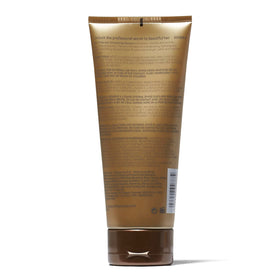 ion close-up texture of masque highlighting creamy hydrating formula