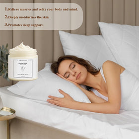ipxkwll rubbing lotion into hands to show quick absorption and moisturized skin