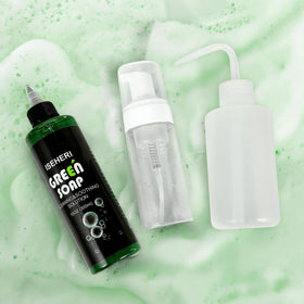 iseheri squeeze bottle in hand enabling precise rinsing control