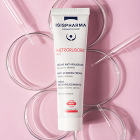 IsisPharma cream texture close-up showing lightweight spreadability and soothing feel