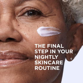 IT Cosmetics cream on spatula detail highlighting hygienic application benefit