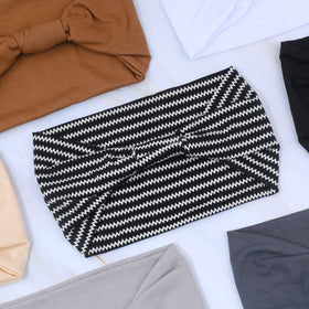 IVARYSS fabric close-up highlighting soft knit and breathable comfort