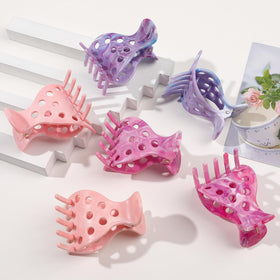 ivyu clips placed on curly hair side profile improving lift