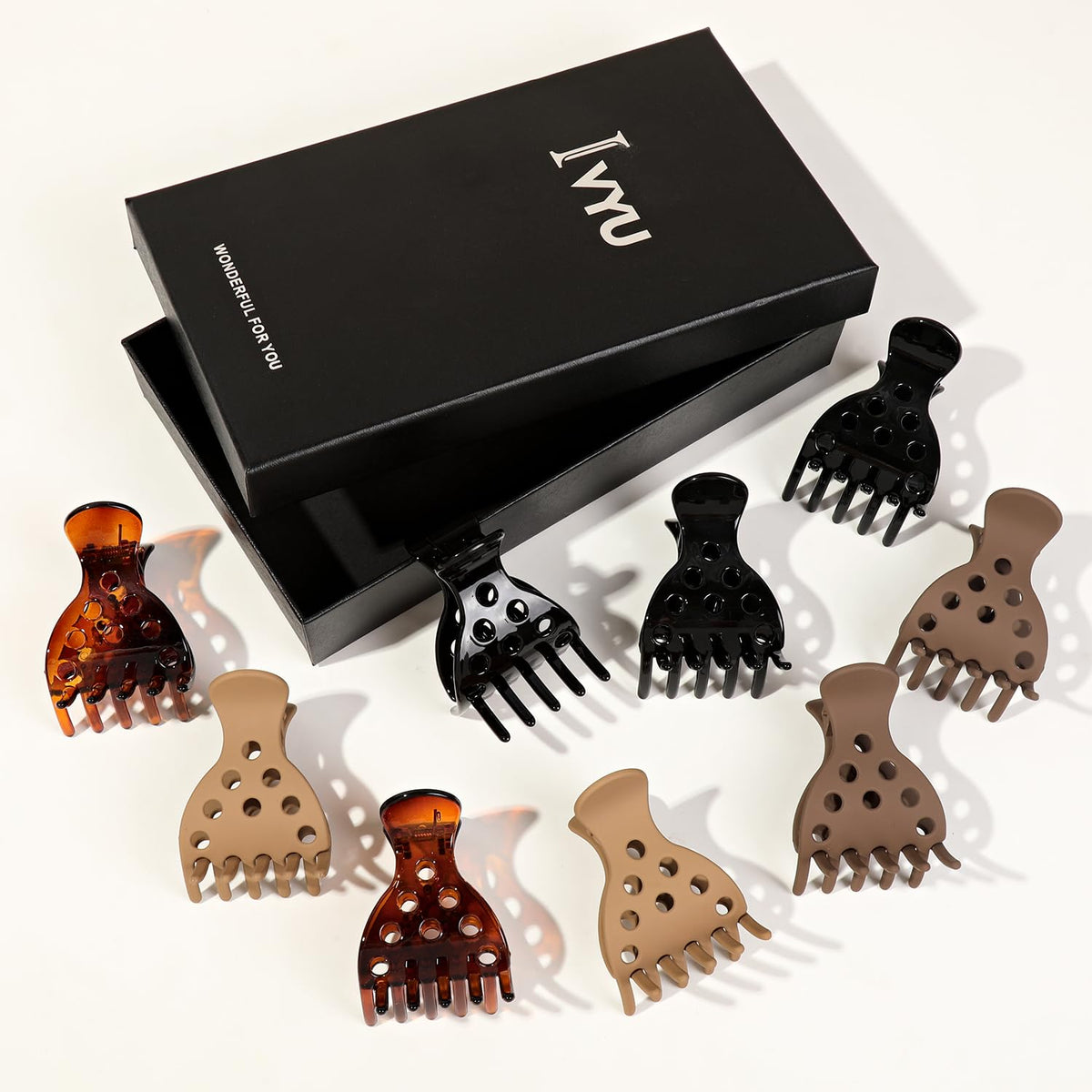 Ivyu clips on towel-plopped hair for heatless styling benefit