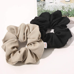 Ivyu lifestyle bedside styling on pillow showing comfortable sleep-friendly hold