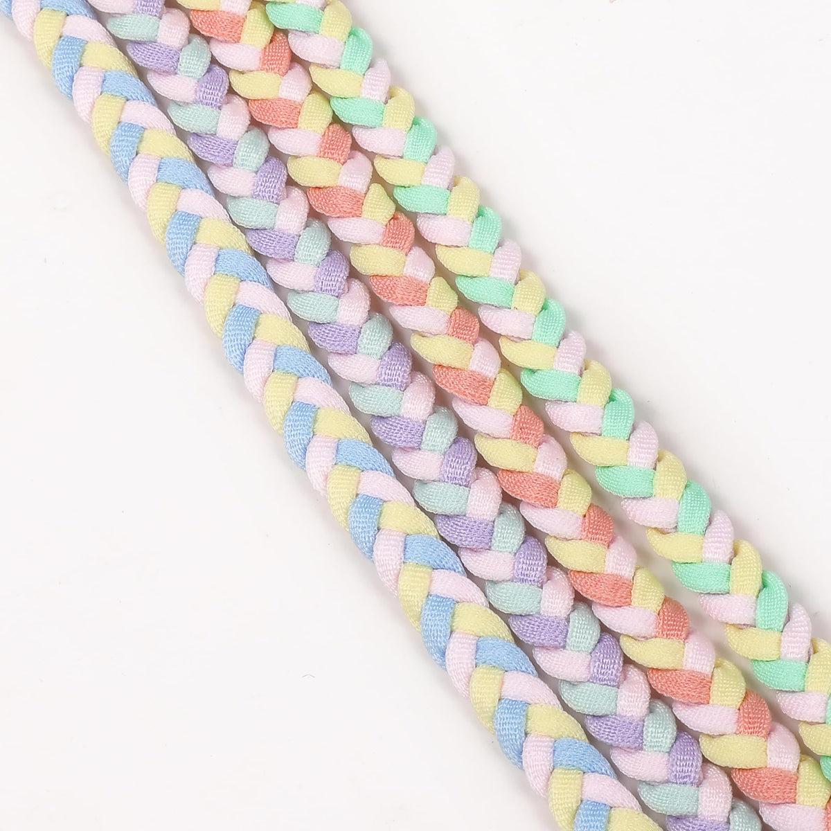 Ivyu lifestyle runner stretching hair tie showing comfortable hold