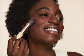 jane iredale application with brush showing effortless blending benefit