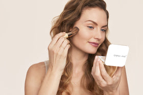 jane iredale product with pine bark and pomegranate highlighting antioxidants