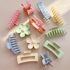 JANFUN clips on a vanity during skincare routine, convenient everyday use
