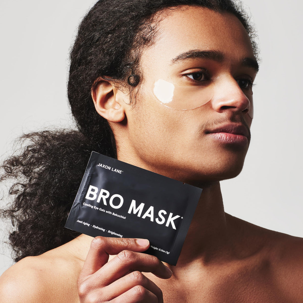 JAXON LANE close-up of thick gel texture highlighting long-lasting hydration
